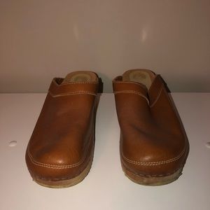 Like new- Danish Tradition wood clogs